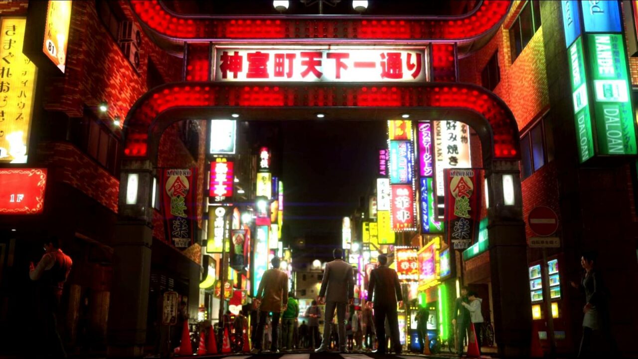 Tokio bei Nacht: Zahlreiche Schilder leuchten in den unterschiedlichsten Neonfarben.