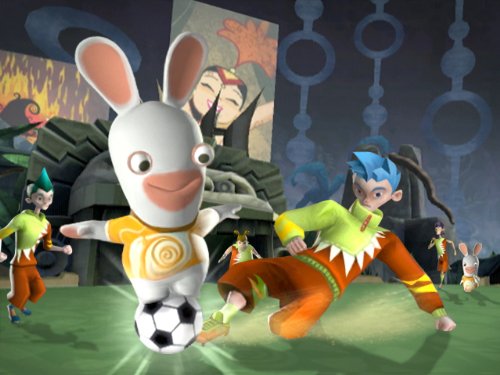 Ein blauhaariger Junge und ein Rabbit spielen Fußball.