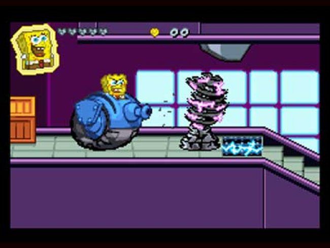 Spongebob greift mit einem blauen Panzer ein Monster an.