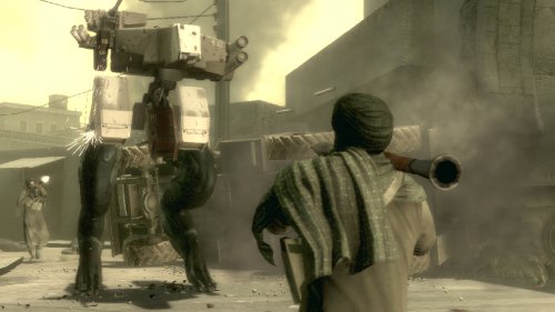 Vermummter Mensch schießt auf ein mechanisches Wesen in einer Wüste.
